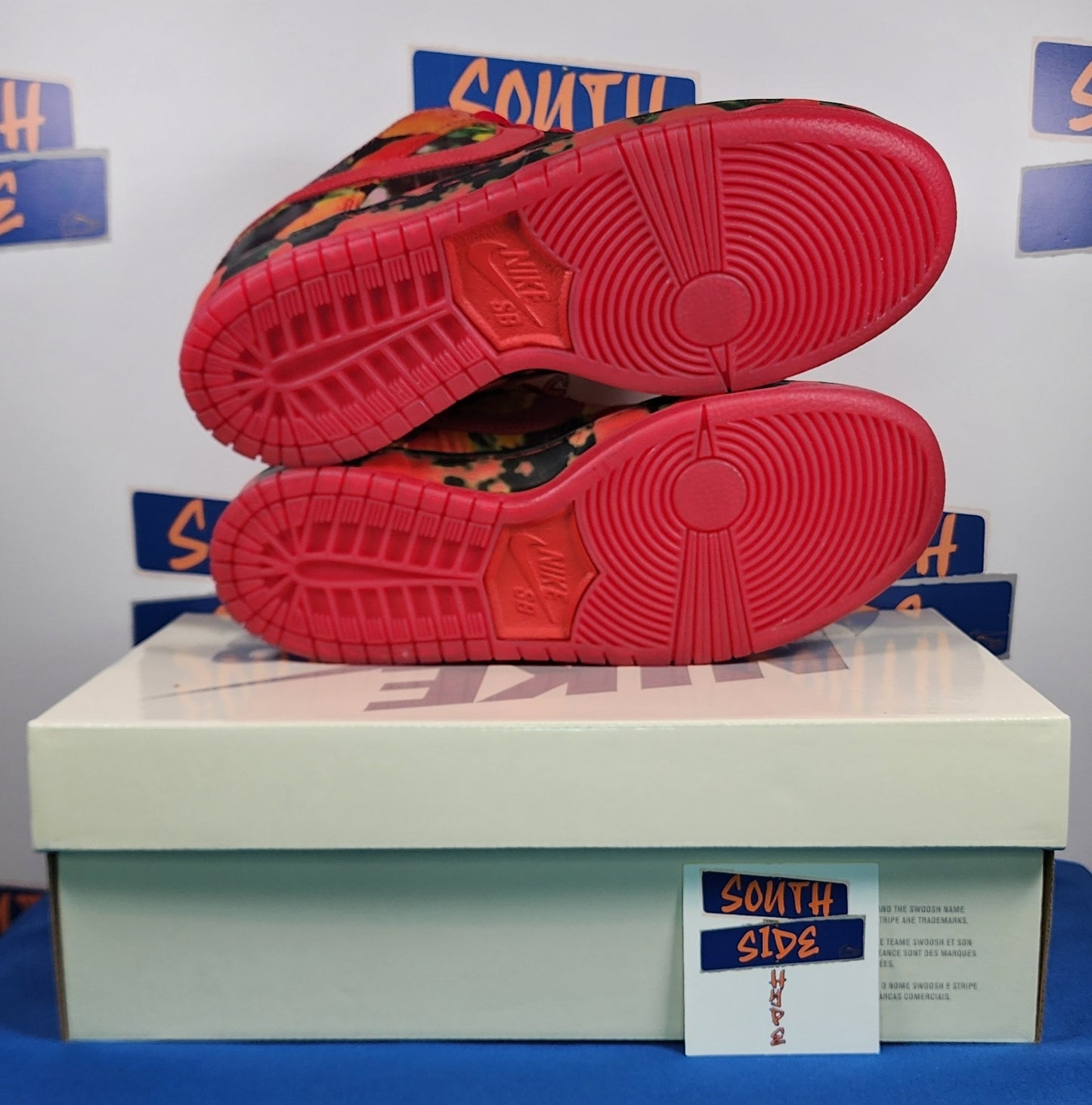 Nike SB Dunk Low - The Wizard of Oz Poppy Field